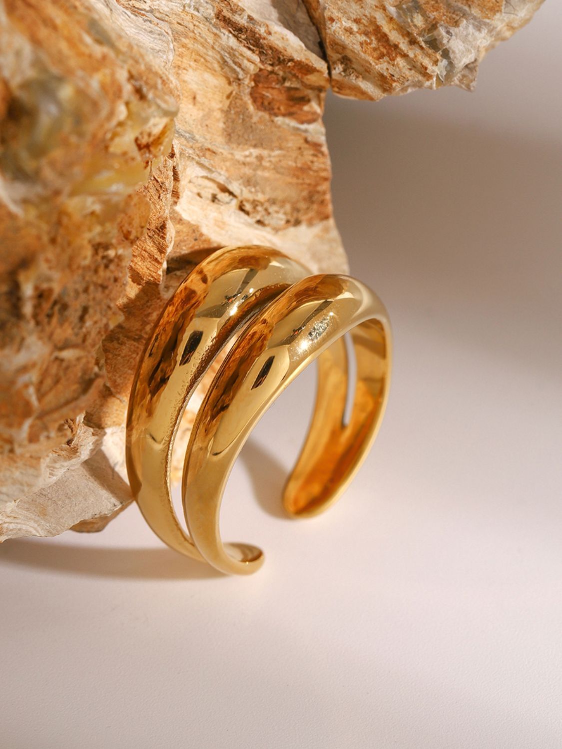 Doppellagiger Ring aus Edelstahl