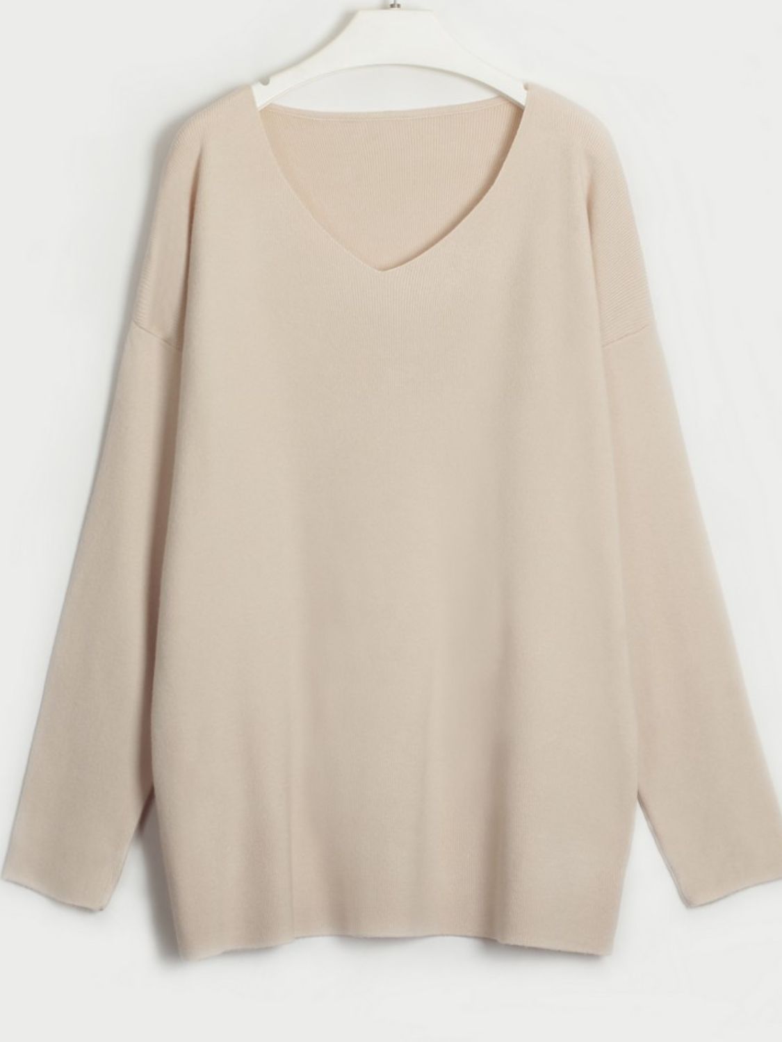 Set aus langärmligem Oberteil mit V-Ausschnitt und Hose mit Kordelzug