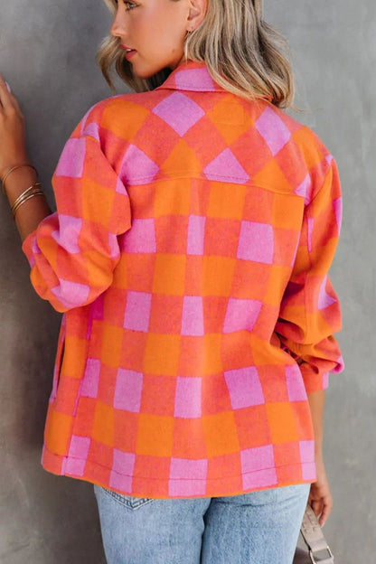 Karierte Jacke mit Kragen und Knopfleiste