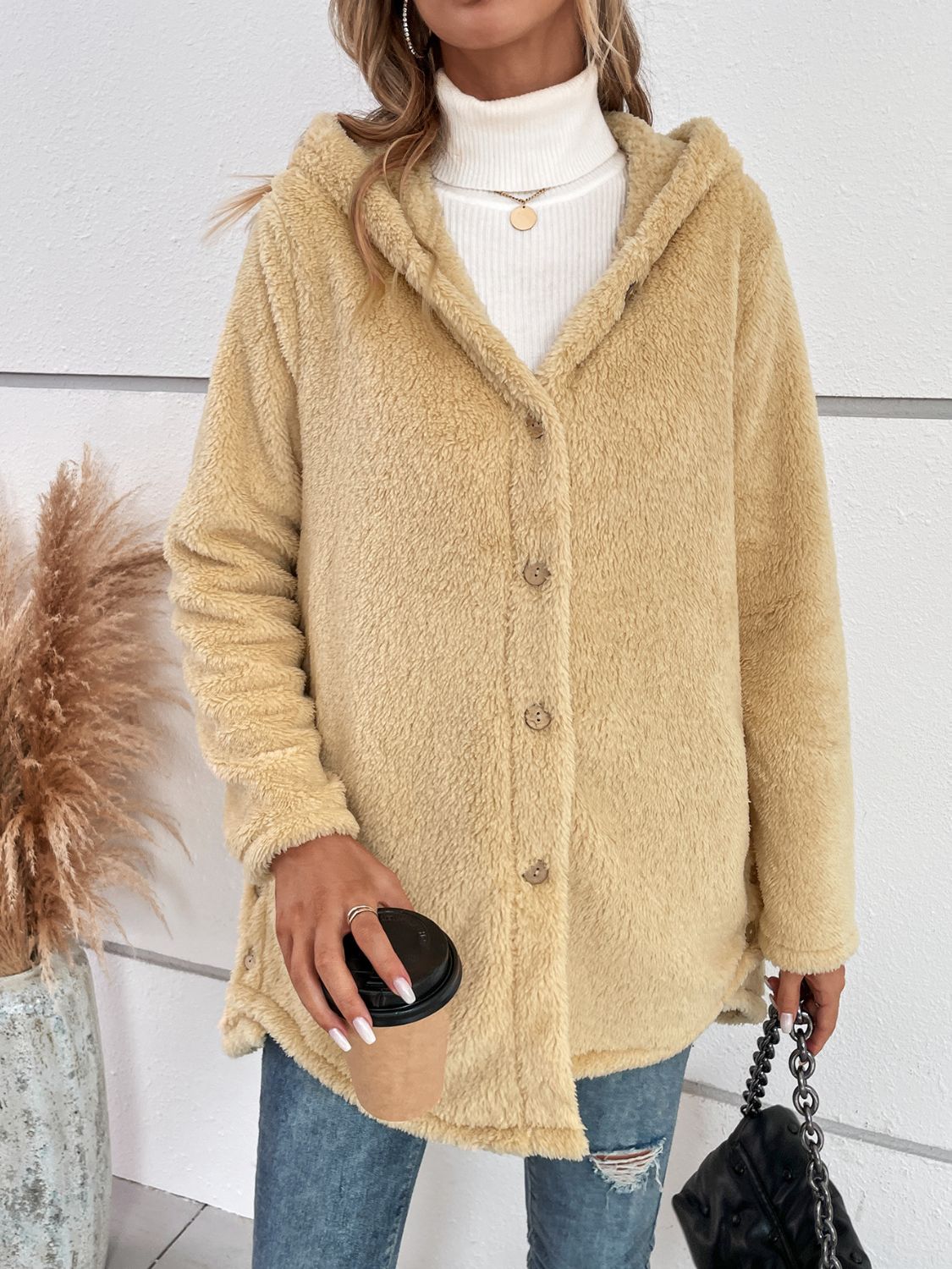 Flauschige Kapuzenjacke mit Knopfleiste