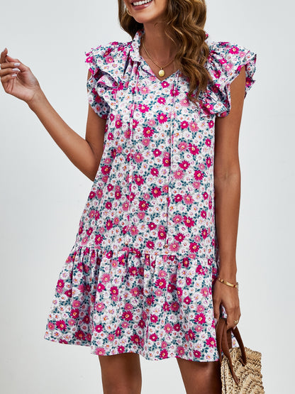 Minikleid mit Blumenmuster und Flügelärmeln