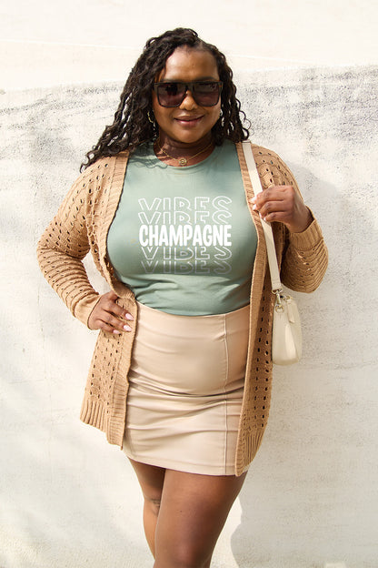 Simply Love – Kurzärmliges T-Shirt „Champagne Vibes“ in voller Größe