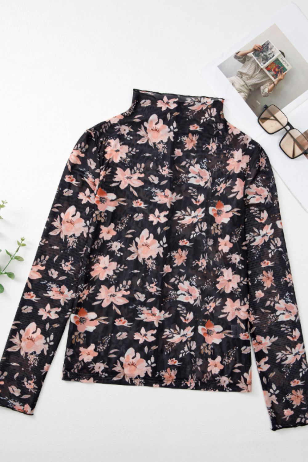 Langärmlige Bluse mit Rollkragen und Blumenmuster
