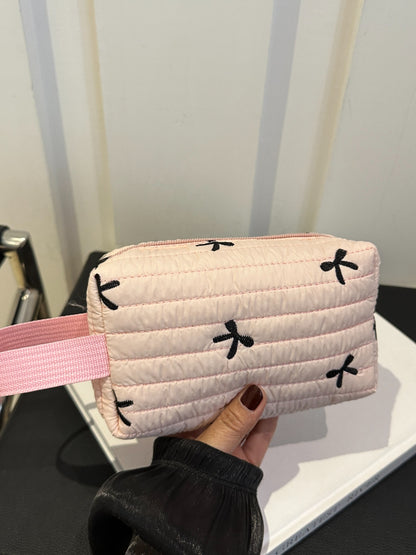 Armband mit kontrastierender Textur und Schleife