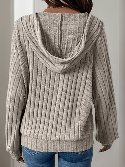 Perfee – Langärmliger Kapuzenpullover mit Kordelzug