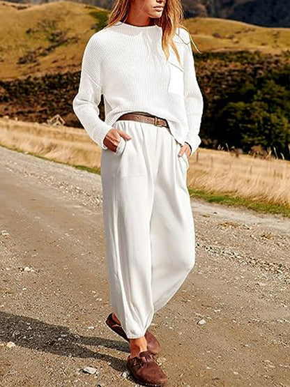 Set aus Strickoberteil und Jogginghose