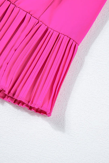 Gerüschtes Minikleid mit Rundhalsausschnitt und Flügelärmeln