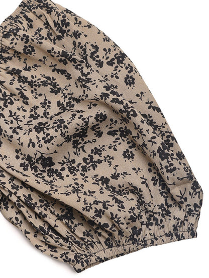 Perfee Jumpsuit mit gesmoktem Print und quadratischem Ausschnitt und Puffärmeln