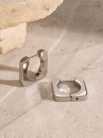 Quadratische Ohrringe aus 18 Karat vergoldetem Edelstahl