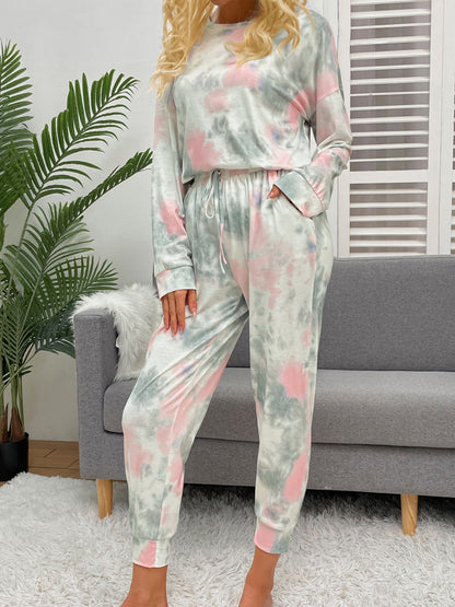Lounge-Set aus Rundhals-Top mit Batikmuster und Hose mit Kordelzug