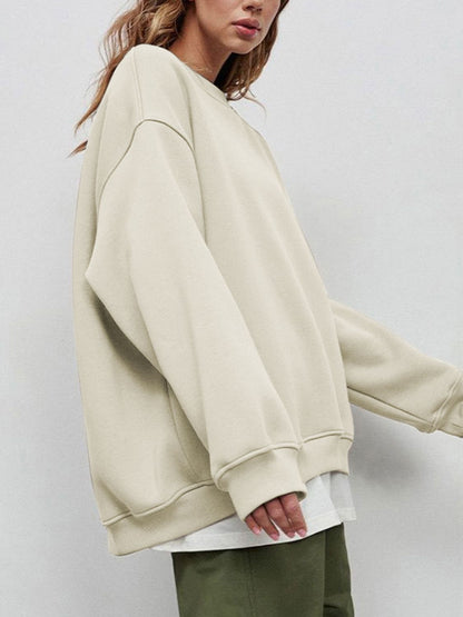 Sweatshirt mit Rundhalsausschnitt, überschnittenen Schultern und langen Ärmeln