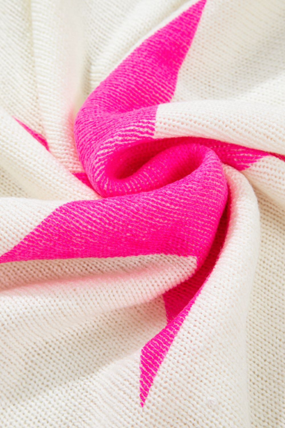 Langärmliges Strickoberteil mit Rundhalsausschnitt und Sternenkontrast