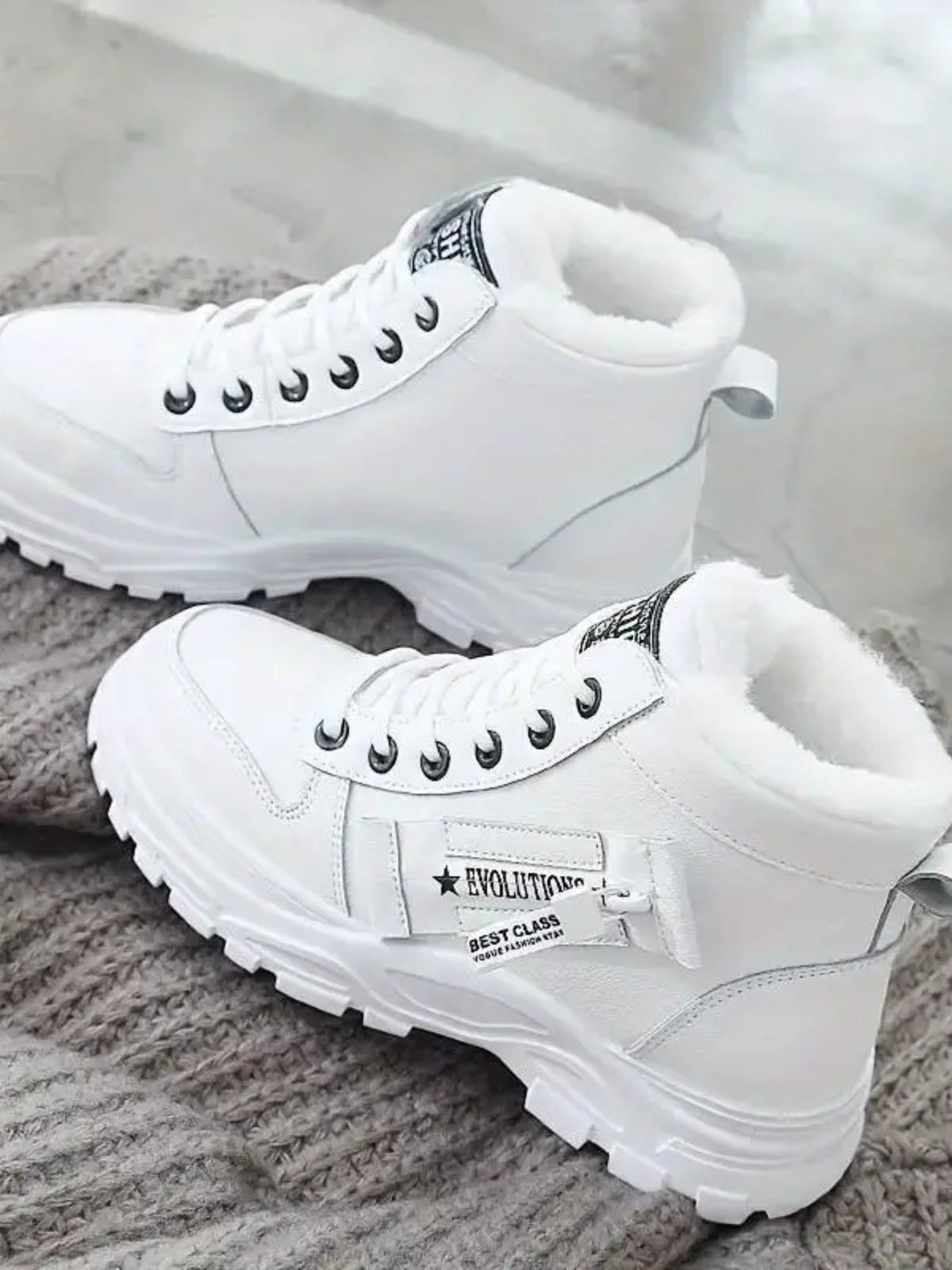 Plateaustiefel mit dekorativem Reißverschluss und runder Zehenpartie