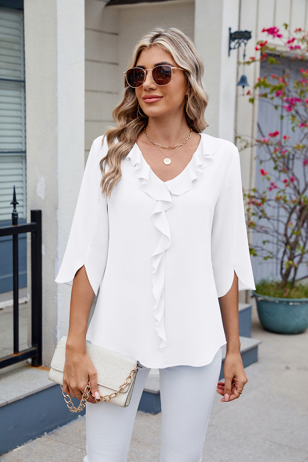 Bluse mit Rüschen, V-Ausschnitt und Dreiviertelärmeln