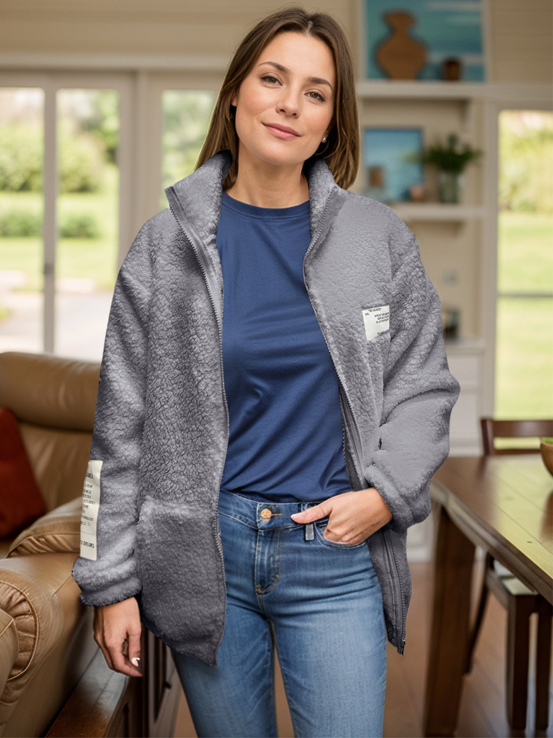 Sherpa-Jacke mit Rollkragen und Reißverschluss in voller Größe und langen Ärmeln