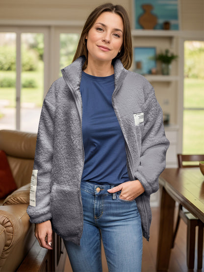 Sherpa-Jacke mit Rollkragen und Reißverschluss in voller Größe und langen Ärmeln