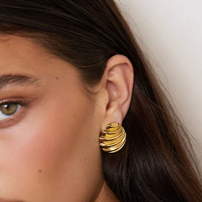 Ohrstecker in Muschelform aus Edelstahl