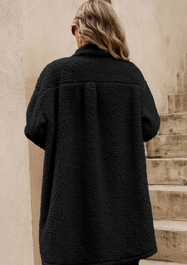 Lange Teddyjacke mit Kragen und langen Ärmeln