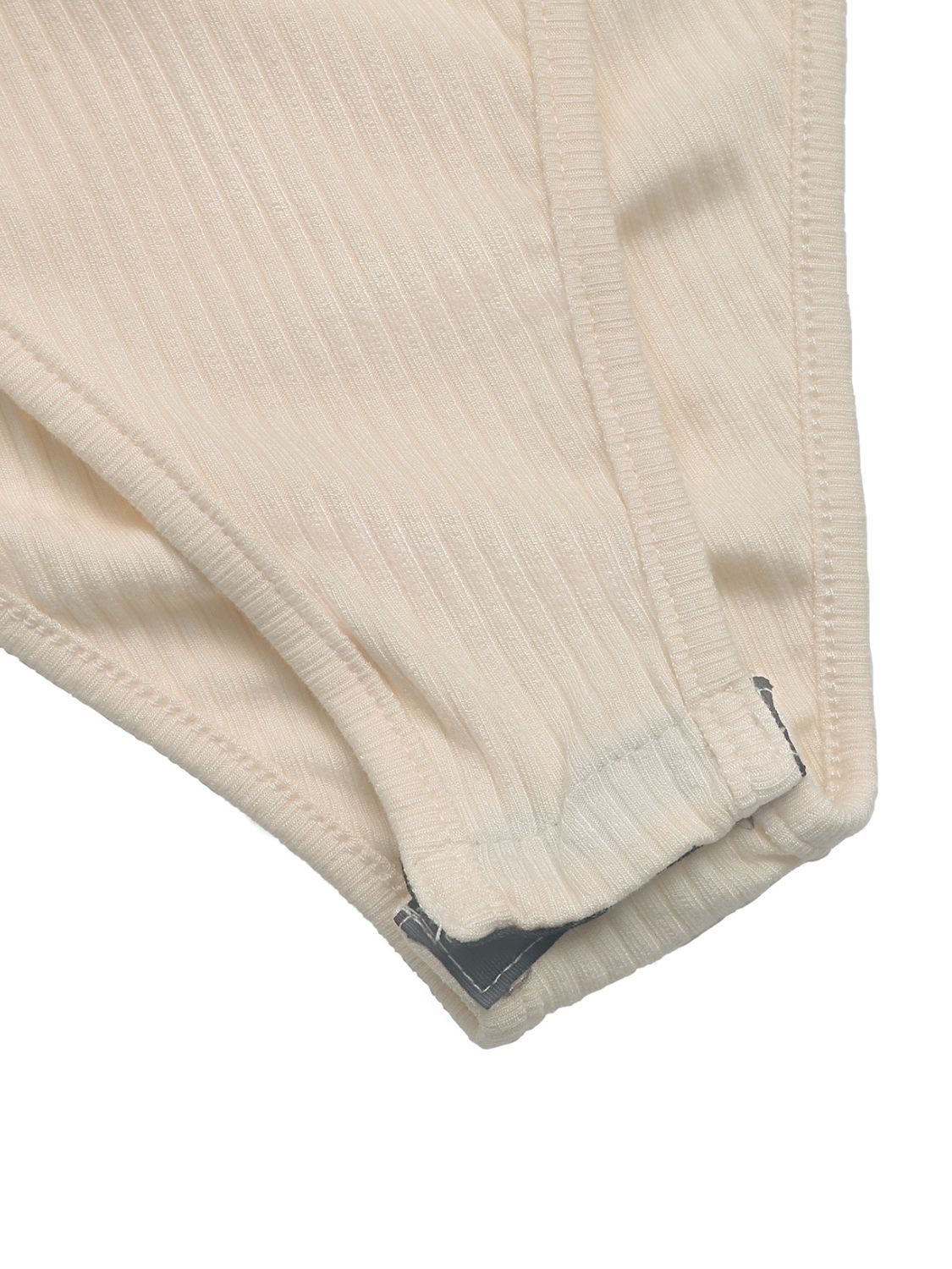 Perfee Bodysuit mit dekorativen Knöpfen, Rundhalsausschnitt und langen Ärmeln