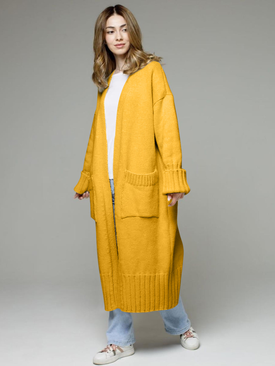 Cardigan mit offener Vorderseite und überschnittenen Schultern und Taschen