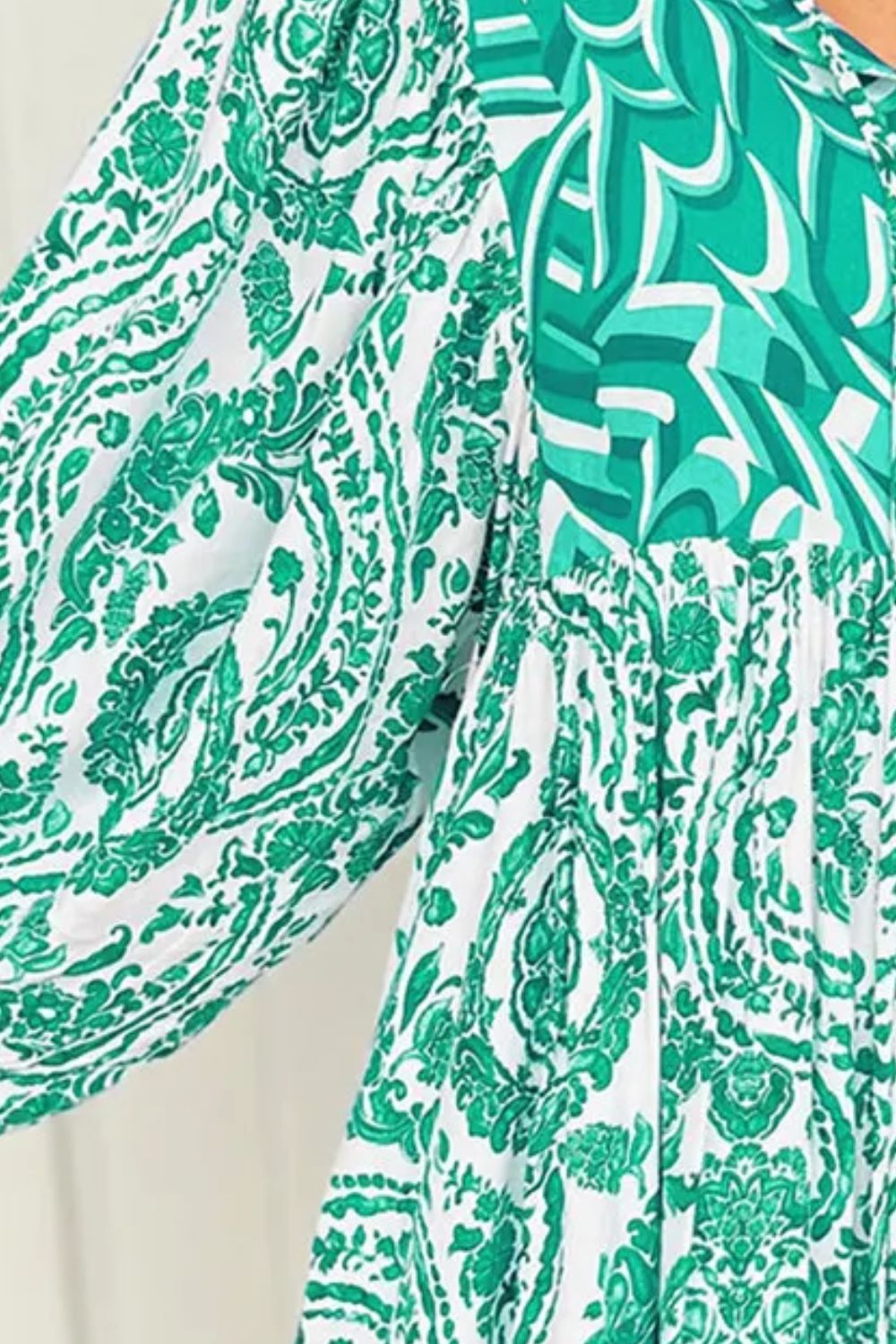 Bedrucktes, langärmliges Minikleid mit Bindeband am Kragen