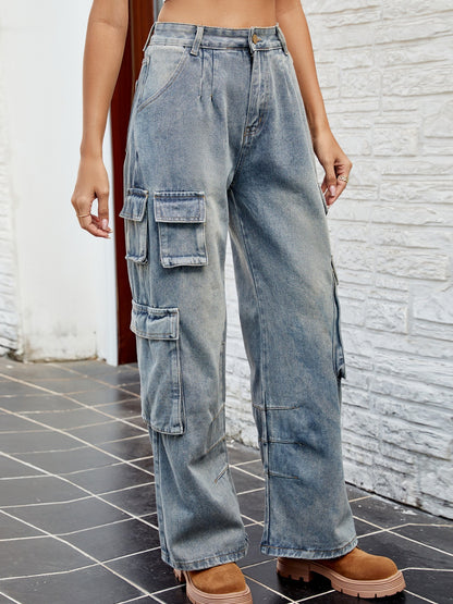 Verwaschene Jeans mit Taschen