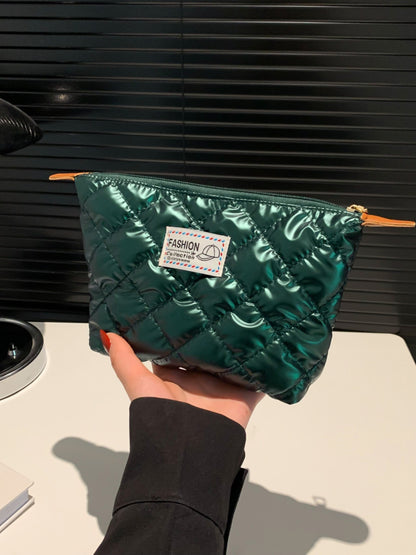 Solide gesteppte Clutch mit Reißverschluss