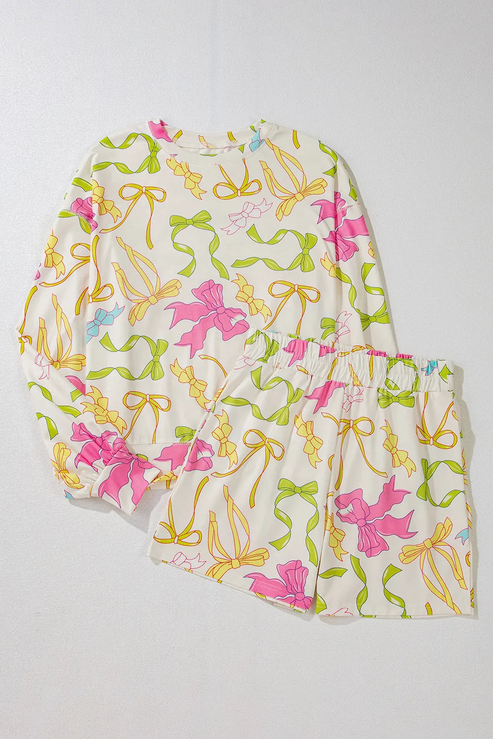 Set aus langärmligem Oberteil und Shorts mit Rundhalsausschnitt und Print
