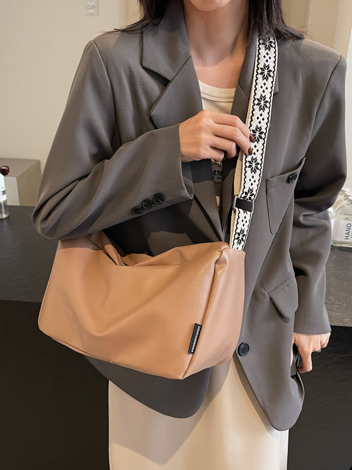 Umhängetasche aus PU-Leder mit verstellbarem Riemen