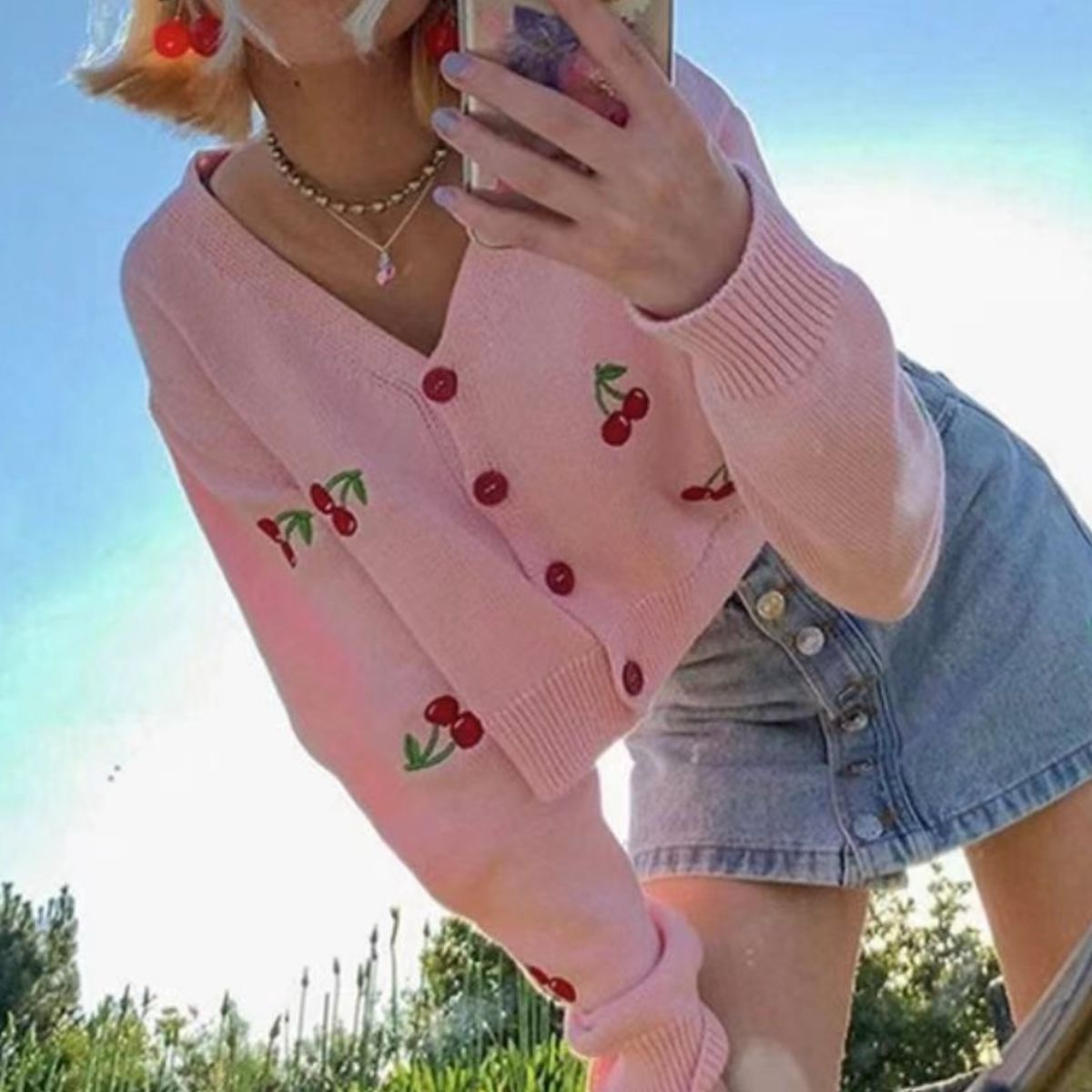 Kirschen-Cardigan mit Knopfleiste