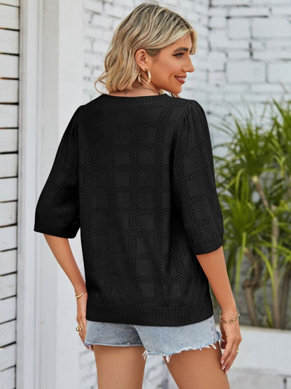 Durchbrochenes Strickoberteil mit Rundhalsausschnitt