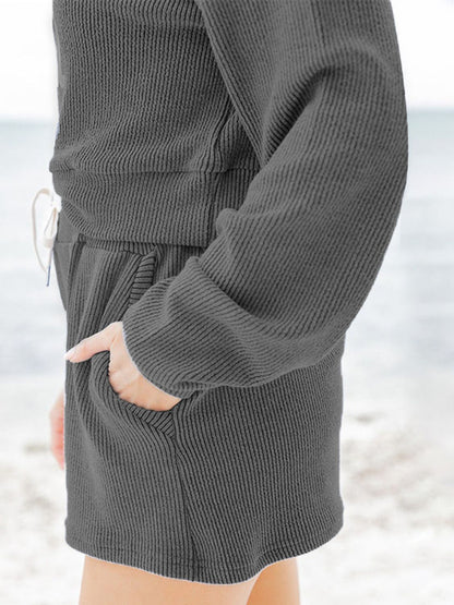 Geripptes Langarm-Top und Shorts-Set mit Rundhalsausschnitt