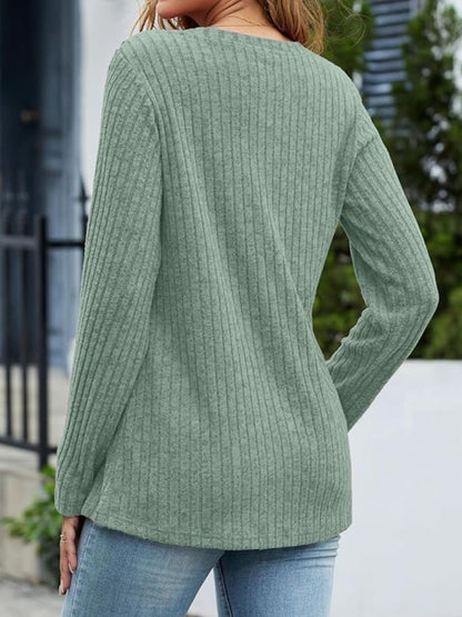 Langärmliges T-Shirt mit V-Ausschnitt