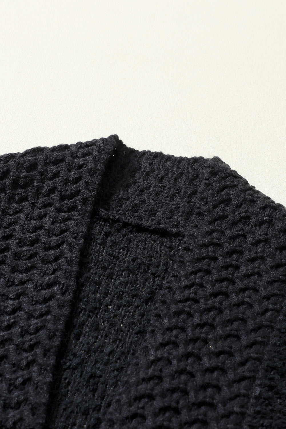 Einfarbige Strickjacke mit offener Vorderseite