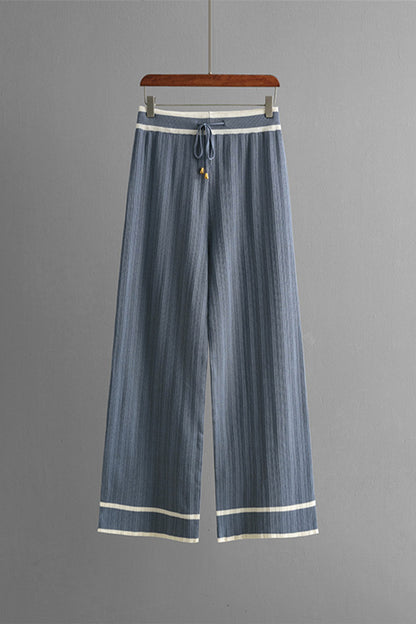 Set aus Oberteil mit Johnny-Kragen und Pullover mit Hose und Kordelzug