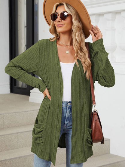 Langärmlige Strickjacke mit Taschen und offener Vorderseite