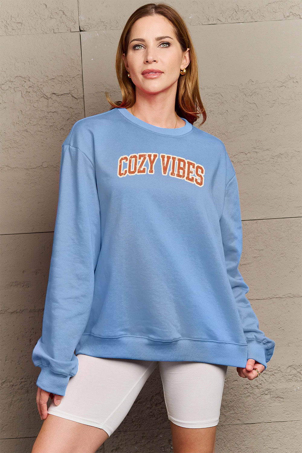 Simply Love – COZY VIBES – Grafik-Sweatshirt in voller Größe