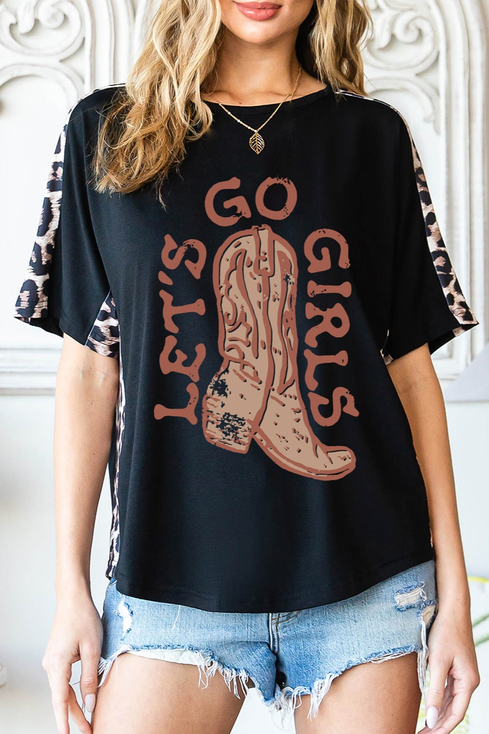 LET'S GO GIRLS T-Shirt mit Rundhalsausschnitt und kurzen Ärmeln