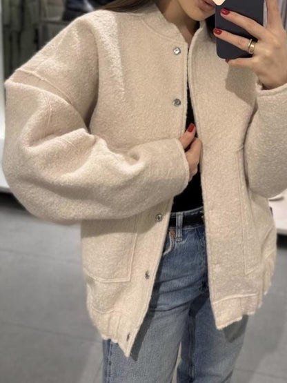 Jacke mit überschnittenen Schultern und Druckknöpfen in voller Größe