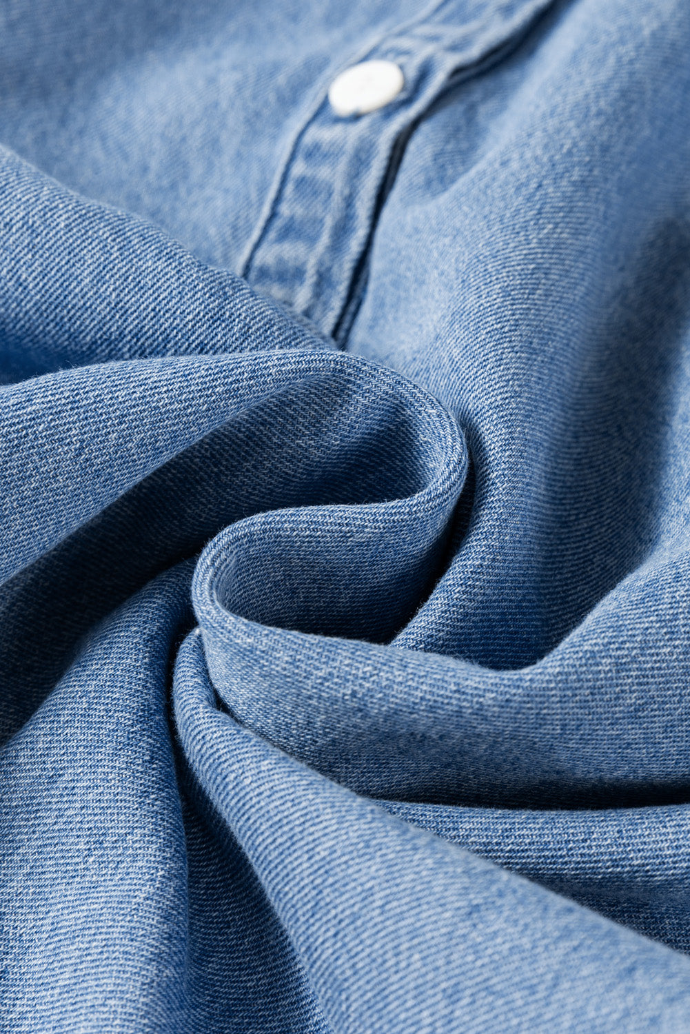 Jeansoberteil mit halben Knöpfen und langen Ärmeln