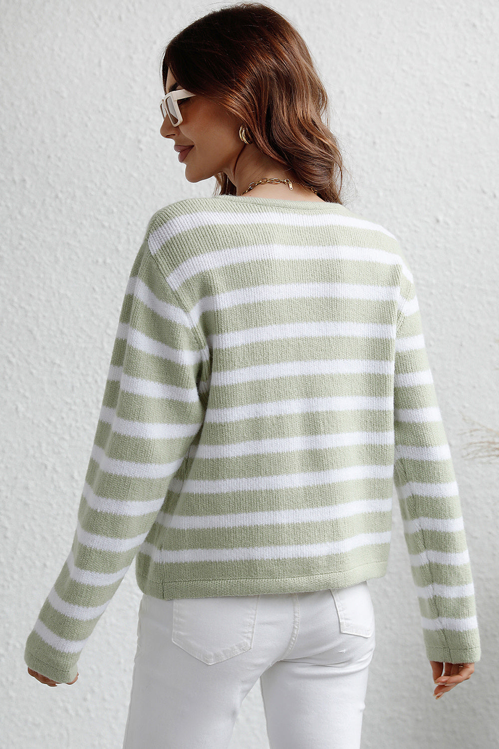 Gestreifte Strickjacke mit langen Ärmeln und Knopfleiste