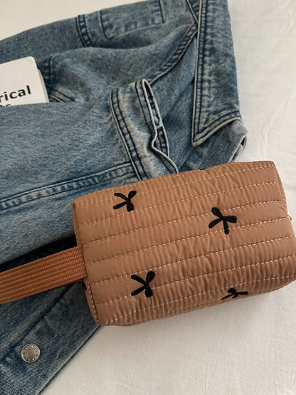 Armband mit kontrastierender Textur und Schleife