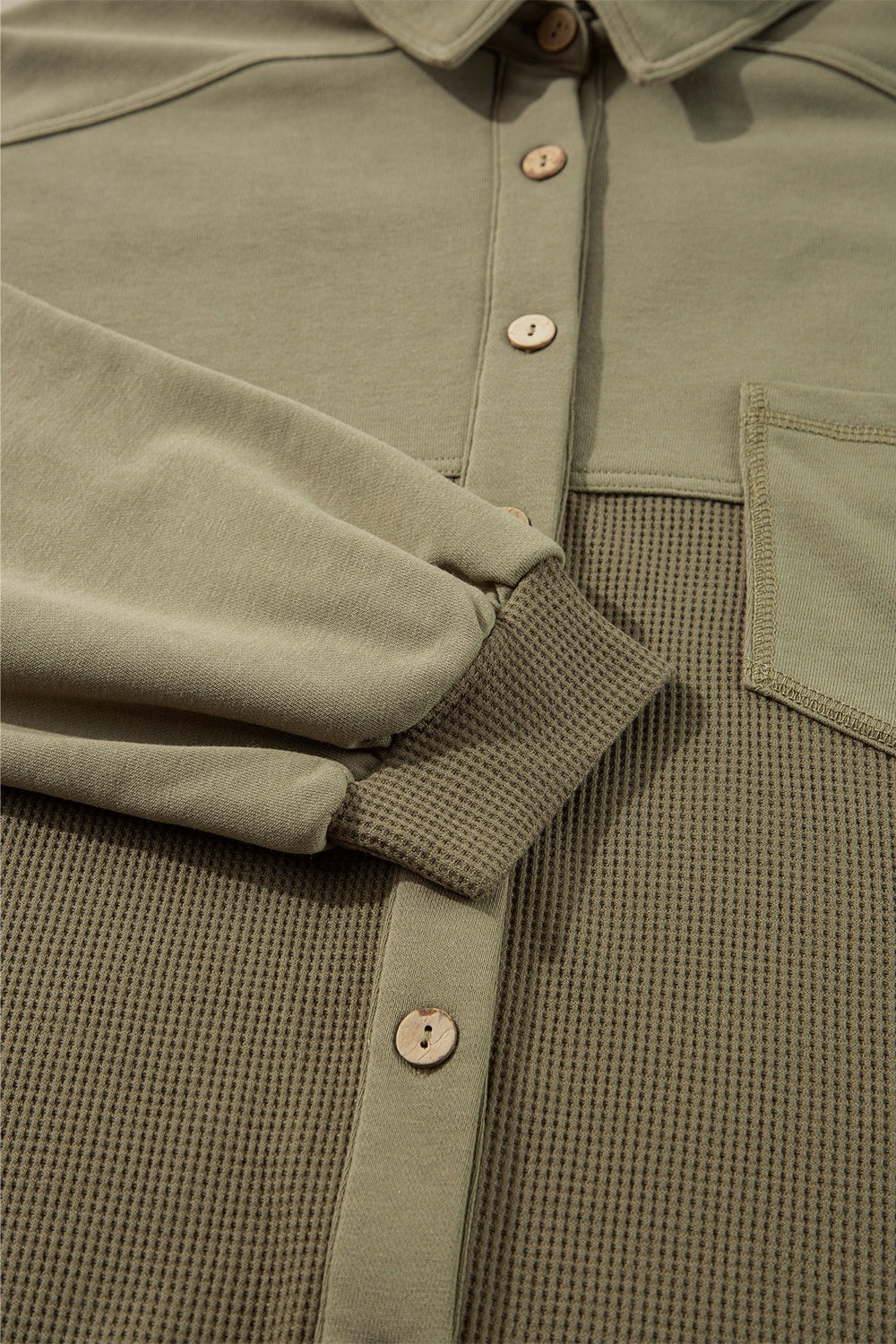 Langärmlige Shacket mit Waffelstrickkragen