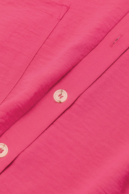 Strampler mit halbhohem Kragen und Knopfleiste