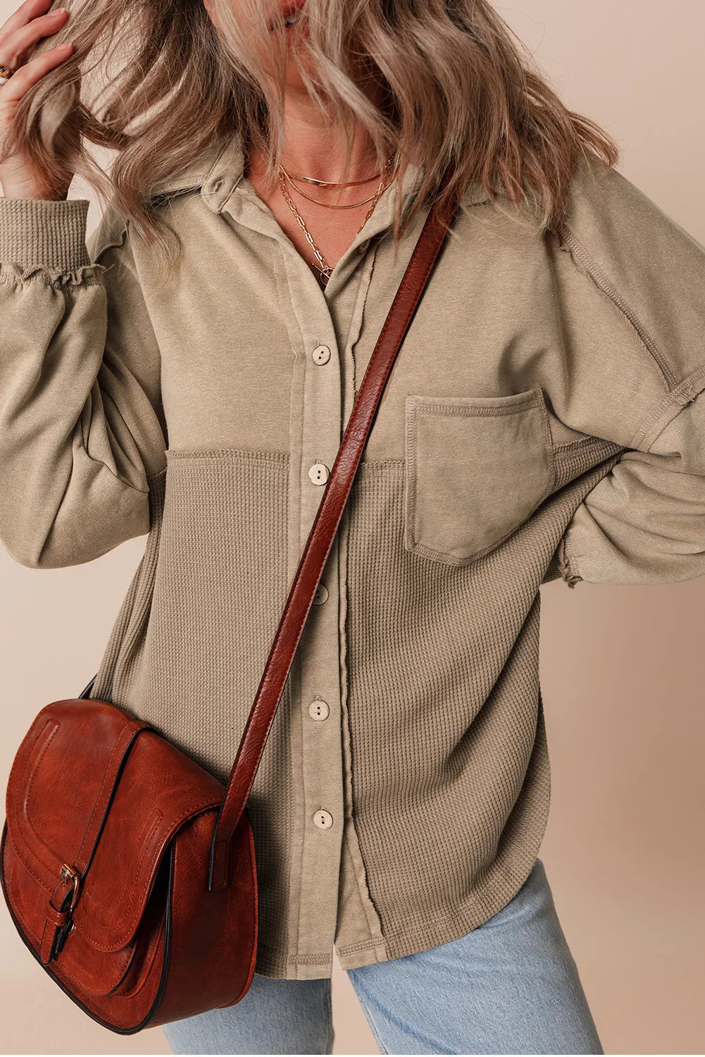 Langärmlige Shacket mit Waffelstrickkragen