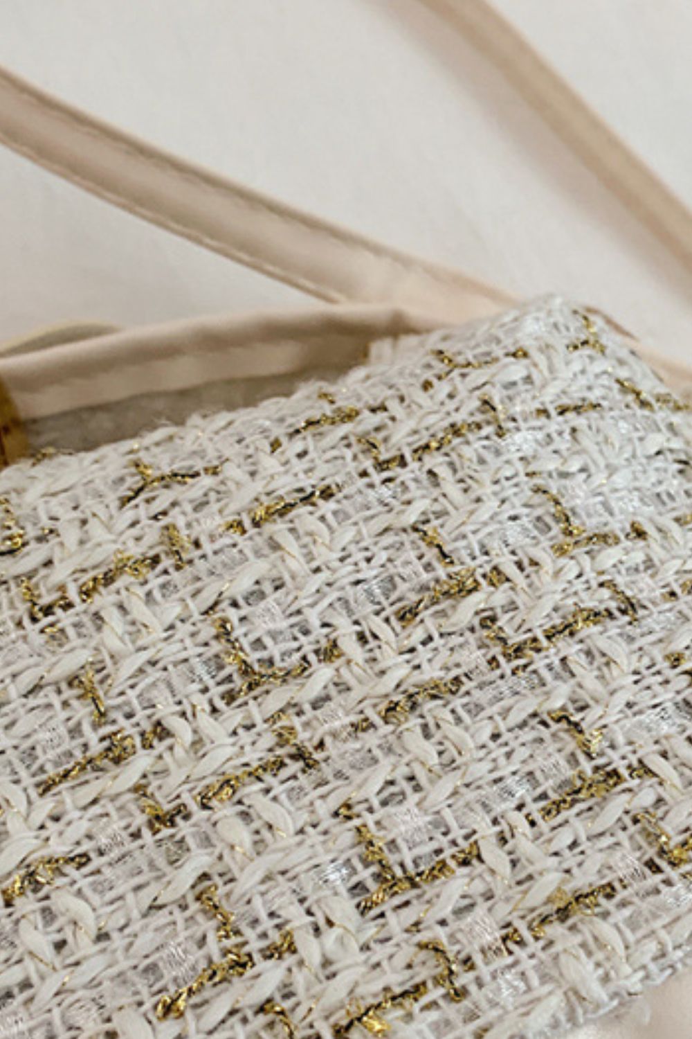 Gewebte Umhängetasche mit abnehmbarem Riemen