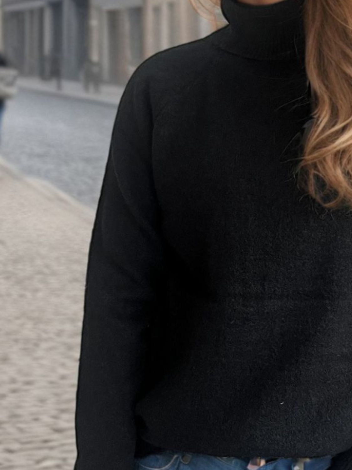 Einfarbiger Rollkragenpullover mit langen Ärmeln