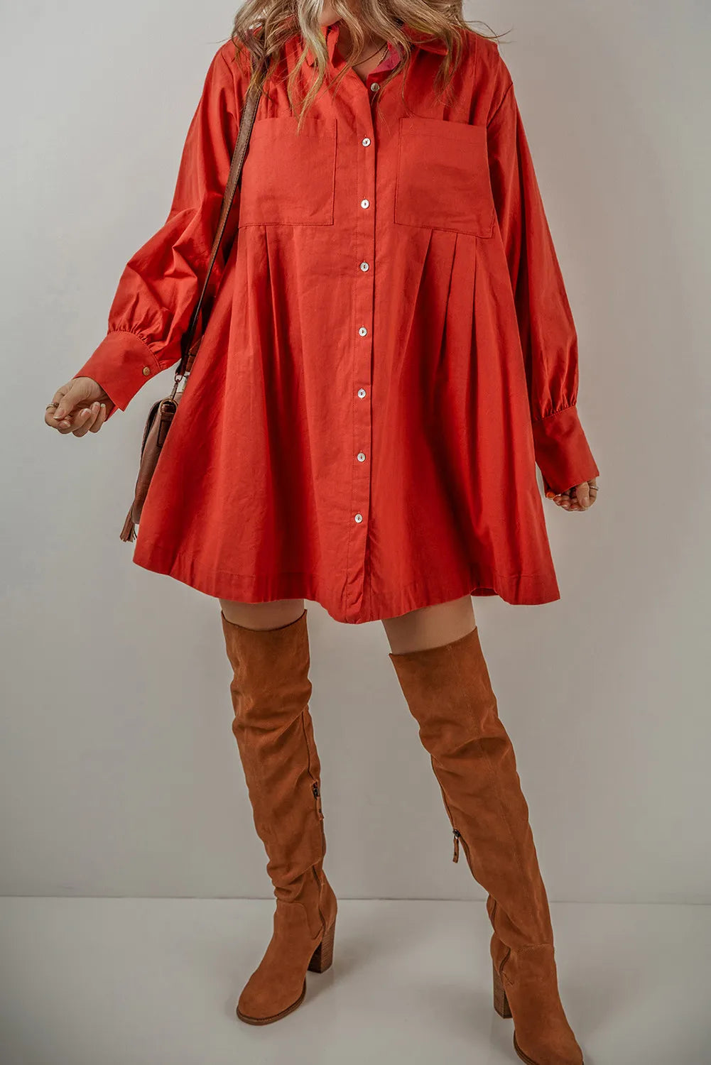 Hemdkleid mit Taschen und Knopfleiste und langen Ärmeln