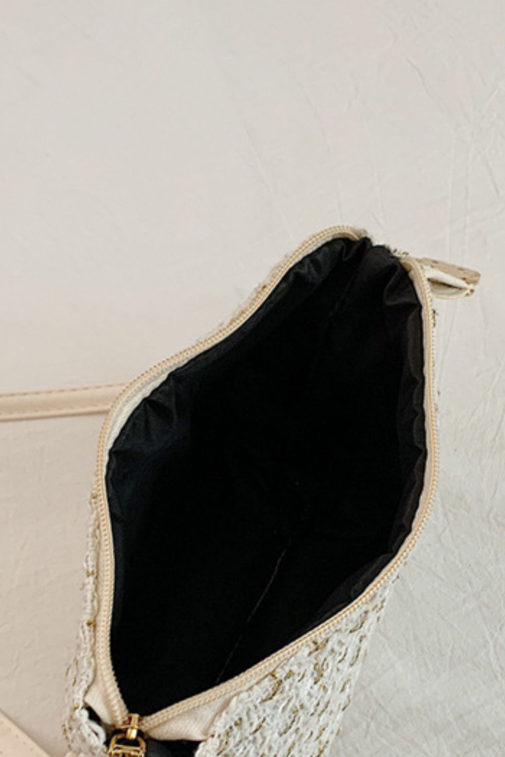 Gewebte Umhängetasche mit abnehmbarem Riemen