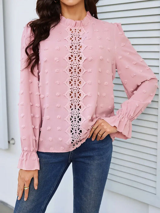 Bluse mit Stehkragen und Volantärmeln und Schweizer Punkten